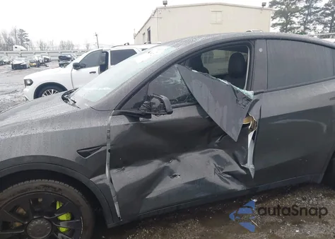 2021 Tesla Model Y Standard Range Rear-Wheel Drive from USA, damaged, VIN 5YJYGDED2MF174984